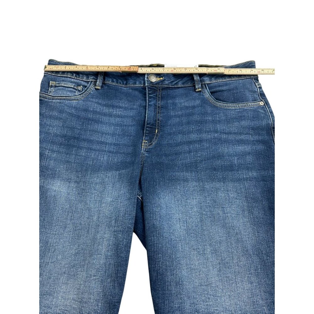 Liz Claiborne Womens Mid-Rise Sara Denim Shorts Size 18 Blue Made In Pakistan - Picture 7 of 11